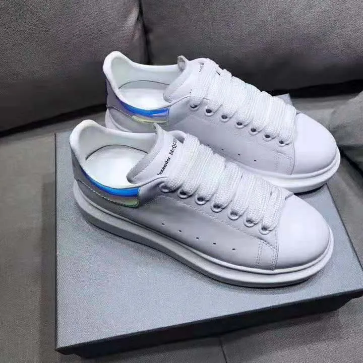 Alexander Mcqueen Zapatos de hombre Zapatilla de deporte de gran tamaño con cordones de piel de becerro lisa blanca