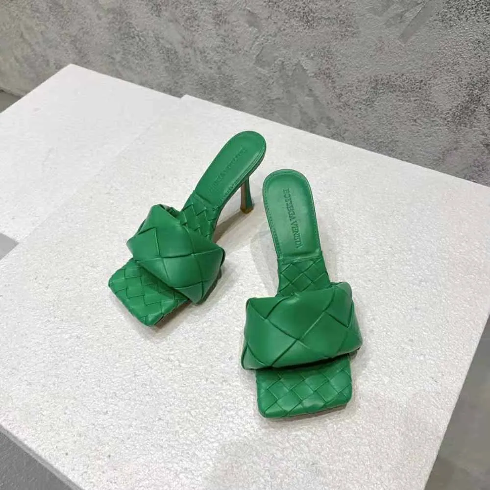 Bottega Veneta Mules de mujer de piel Intreccio verde Lido con tacón de 9 cm de altura