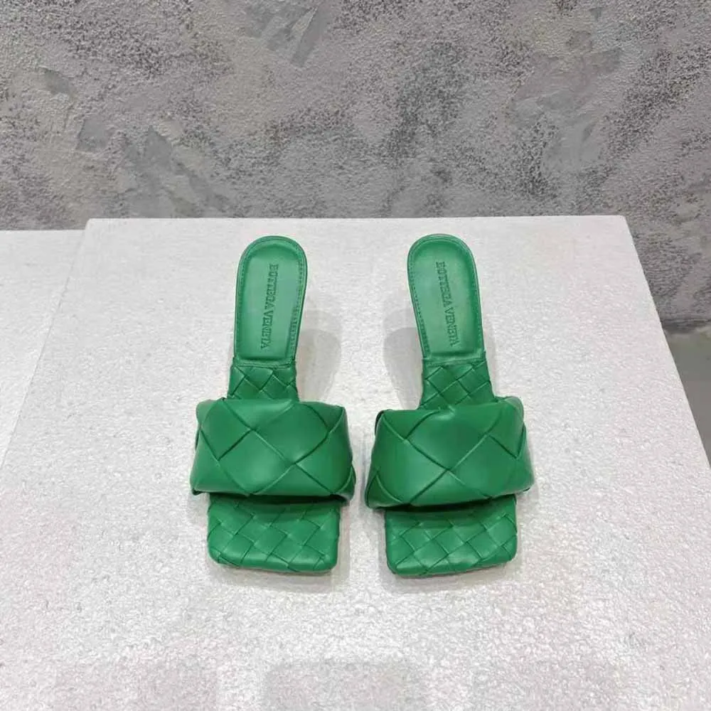 Bottega Veneta Mules de mujer de piel Intreccio verde Lido con tacón de 9 cm de altura