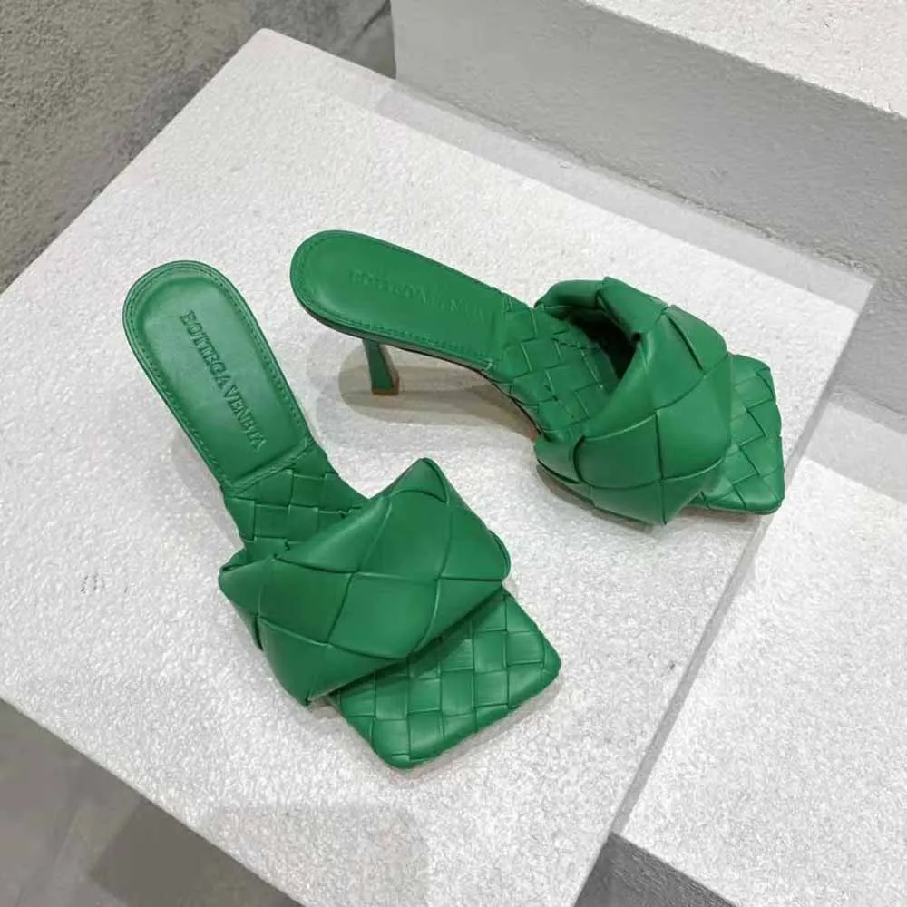 Bottega Veneta Mules de mujer de piel Intreccio verde Lido con tacón de 9 cm de altura