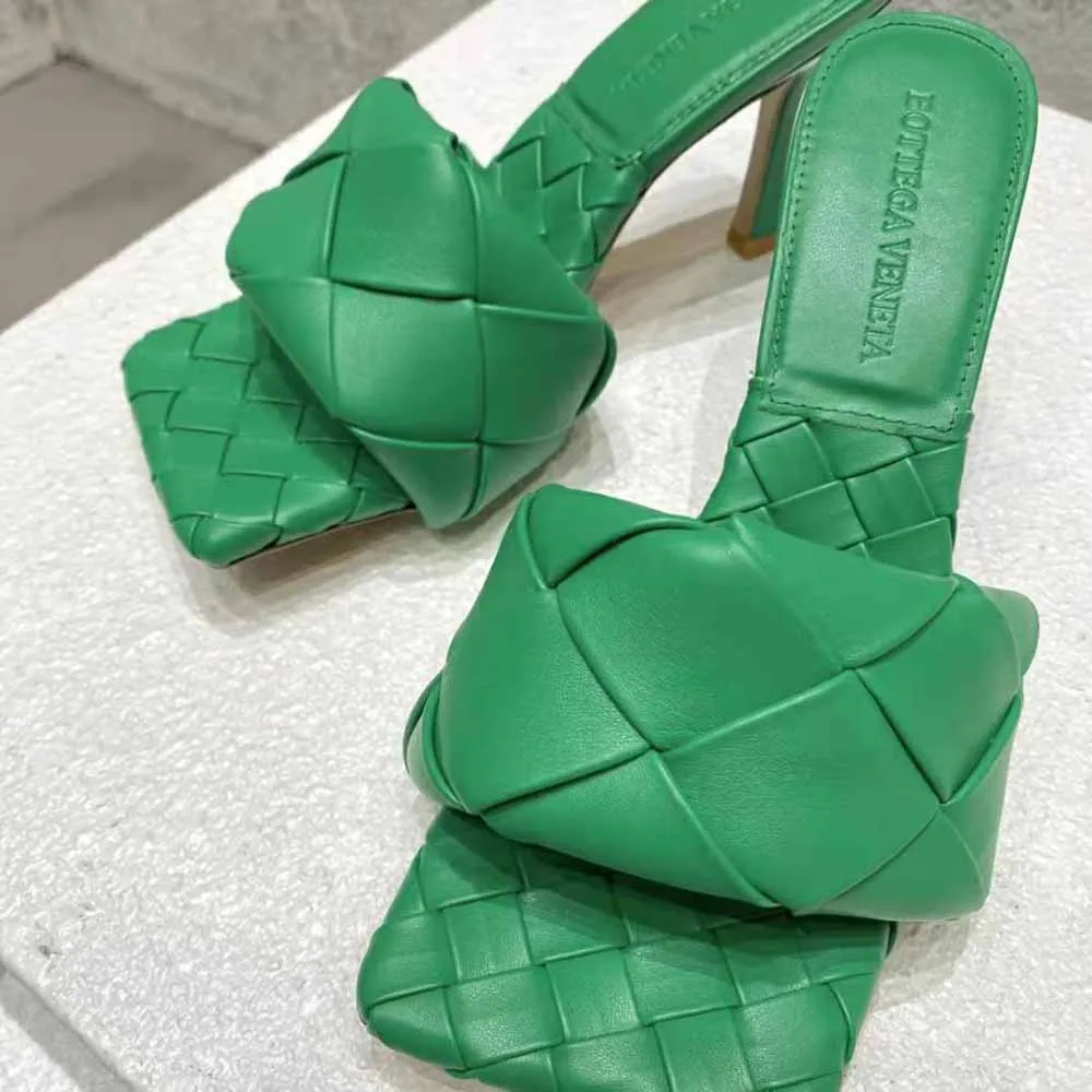 Bottega Veneta Mules de mujer de piel Intreccio verde Lido con tacón de 9 cm de altura