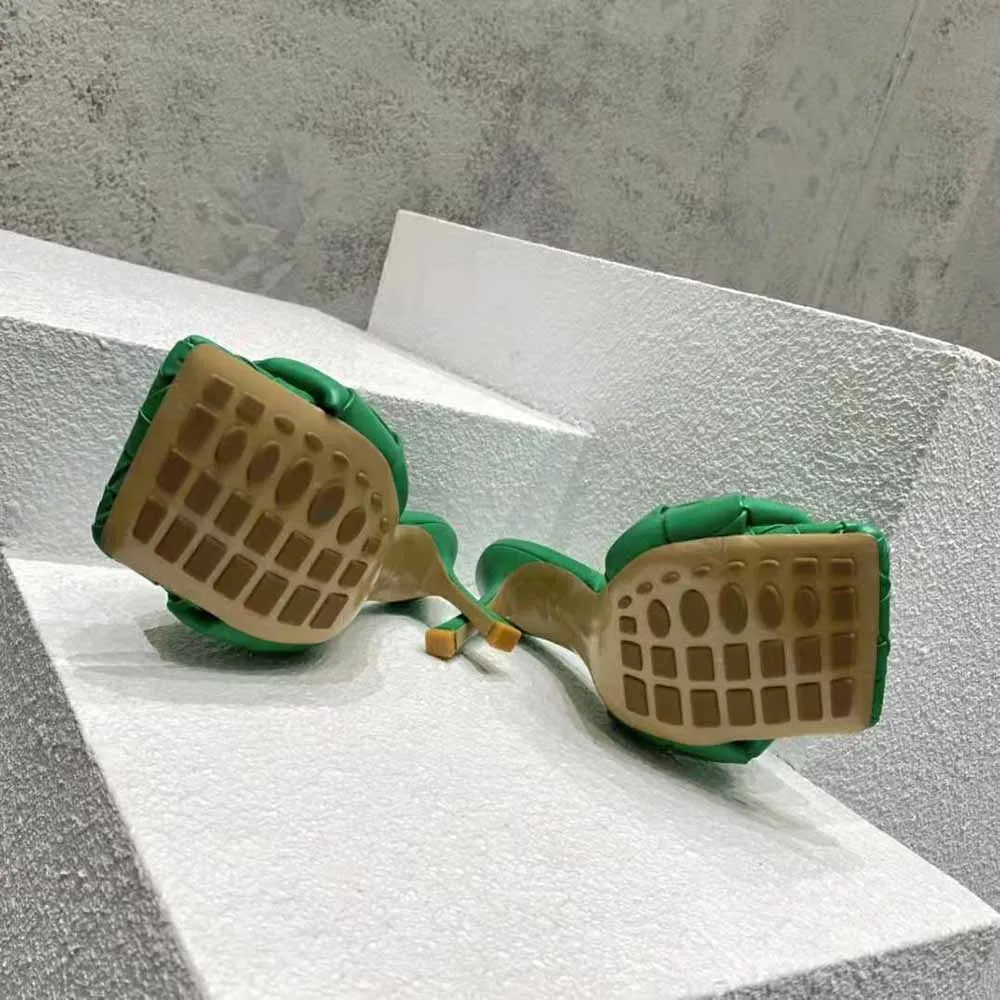 Bottega Veneta Mules de mujer de piel Intreccio verde Lido con tacón de 9 cm de altura