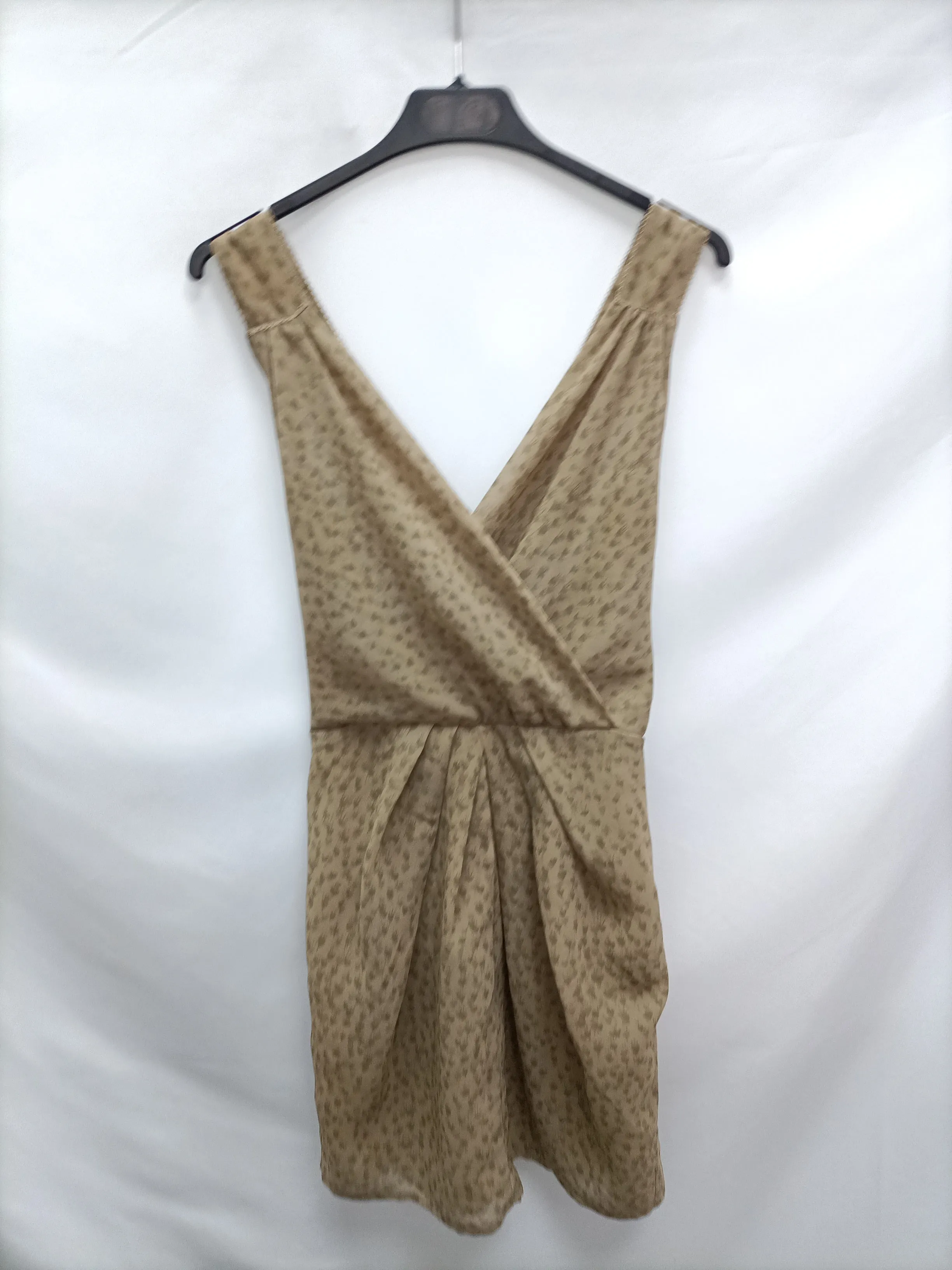 INTROPIA. Vestido cruzado verde caqui T.34