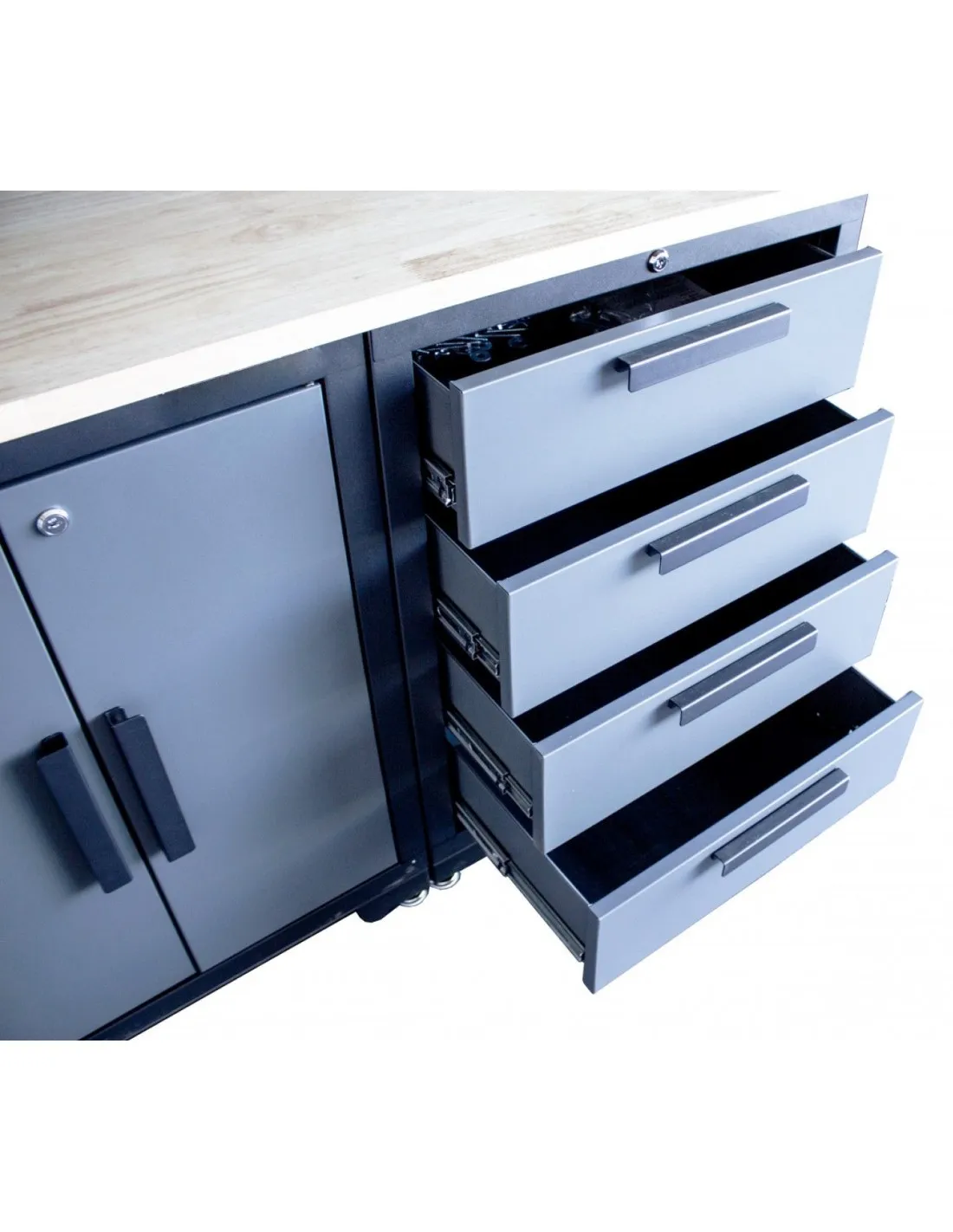 Mesa De Trabajo Con Armarios Y Paneles Para Guardar Herramientas, Mobiliario De Taller