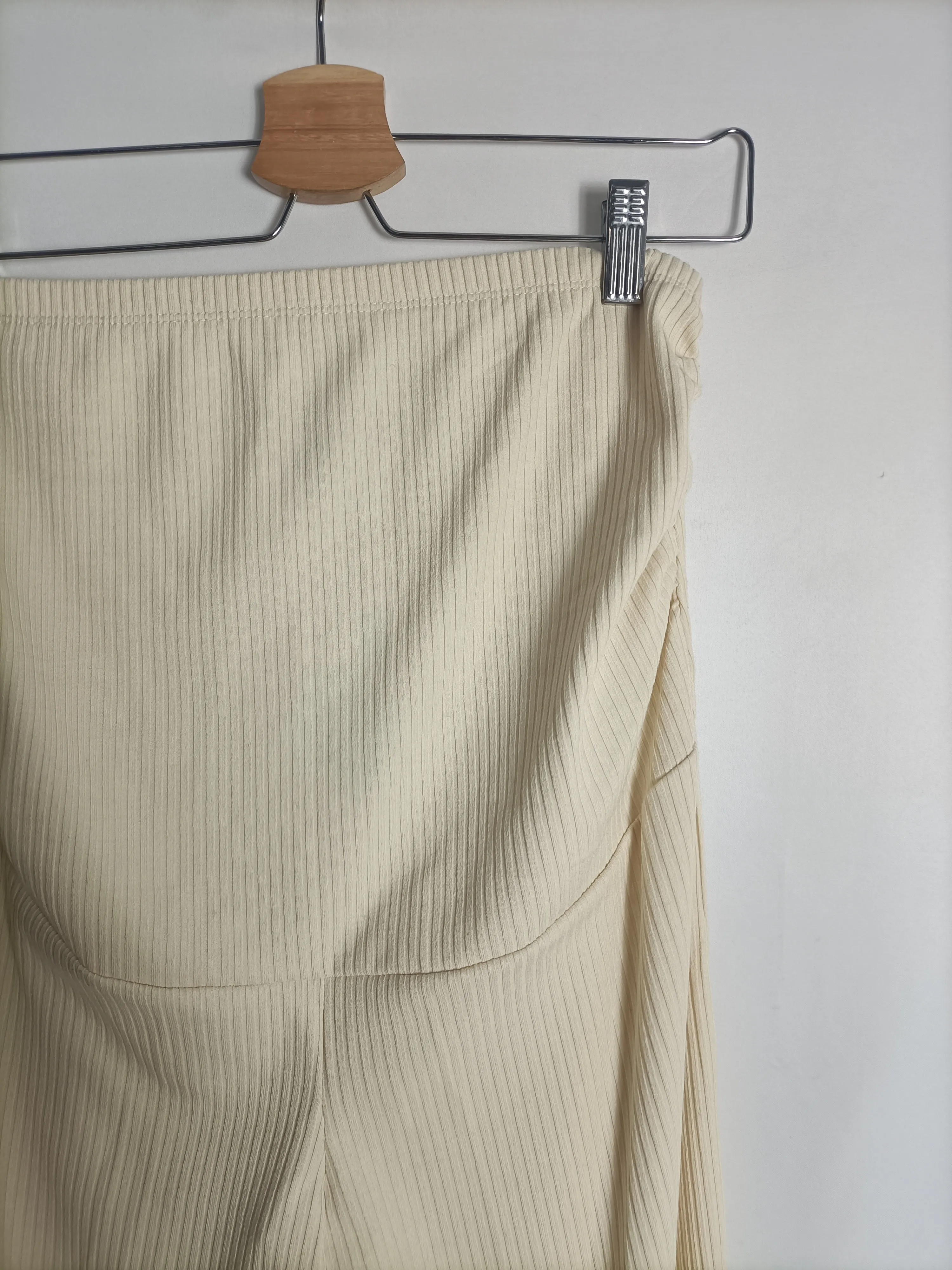 PRIMARK. Pantalón beige canalé T.42/44