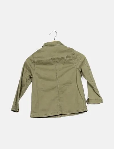 Zara Sobrecamisa verde parches